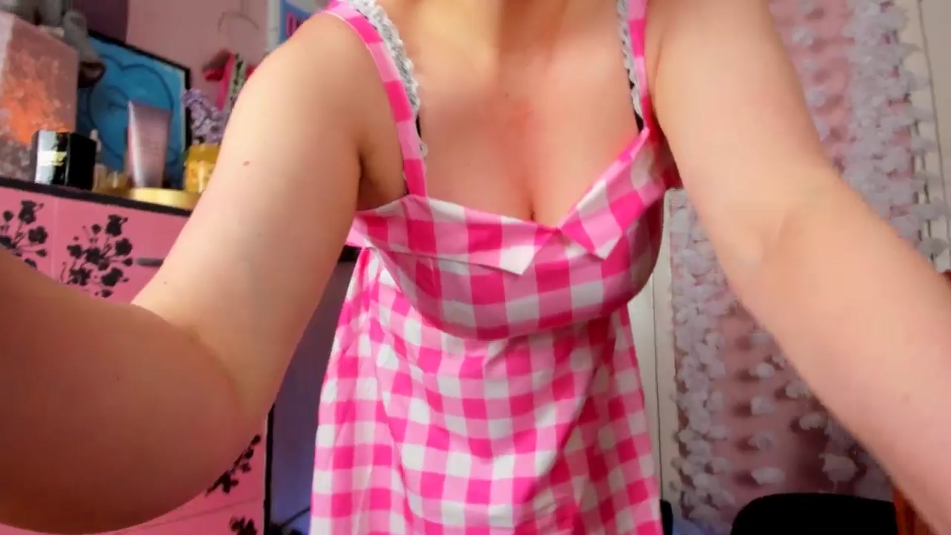 Gallery image thumbnail from MissMimiRose's myfreecams stream on, 05/15/2024, 20:15 image 11 of 20