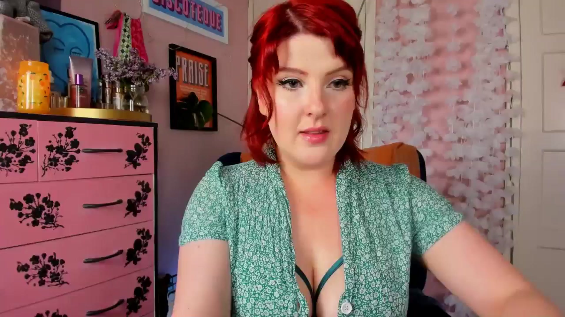 Gallery image thumbnail from MissMimiRose's myfreecams stream on, 05/18/2024, 11:18 image 5 of 20
