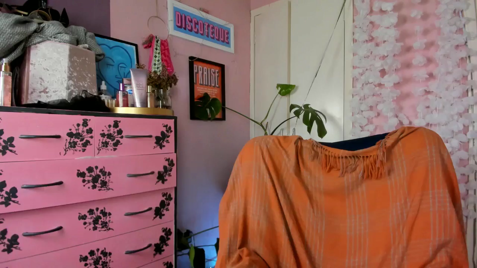 Gallery image thumbnail from MissMimiRose's myfreecams stream on, 05/25/2024, 14:20 image 2 of 20