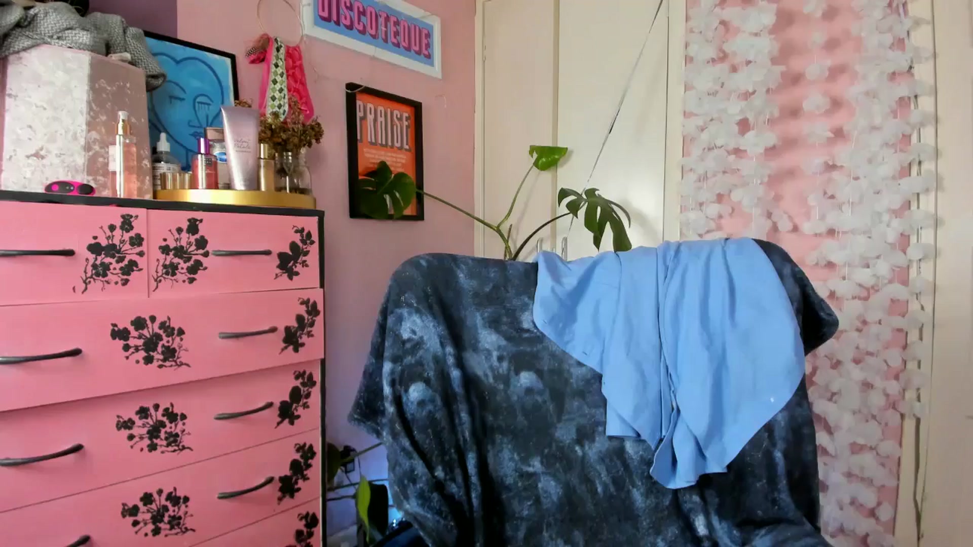 Gallery image thumbnail from MissMimiRose's myfreecams stream on, 05/27/2024, 18:54 image 18 of 20