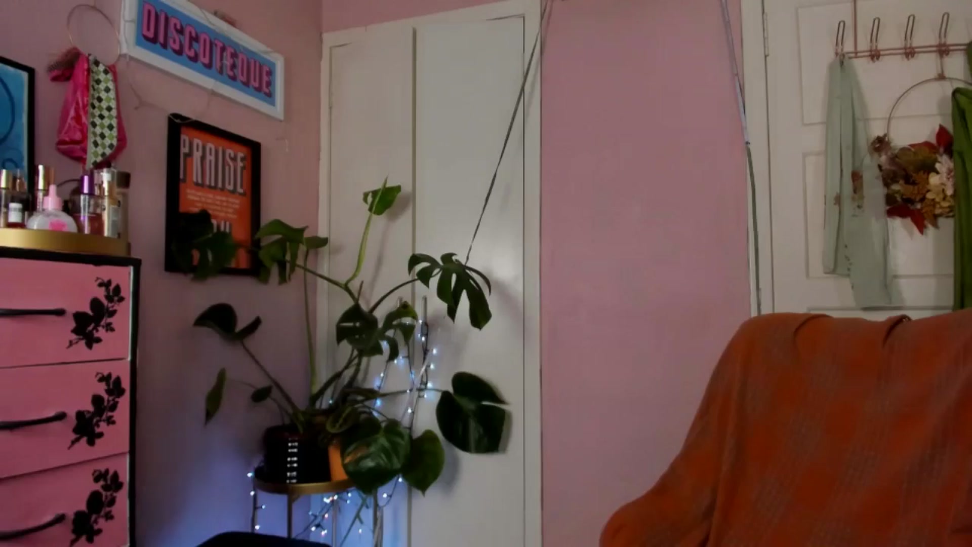 Gallery image thumbnail from MissMimiRose's myfreecams stream on, 06/23/2024, 14:11 image 2 of 20