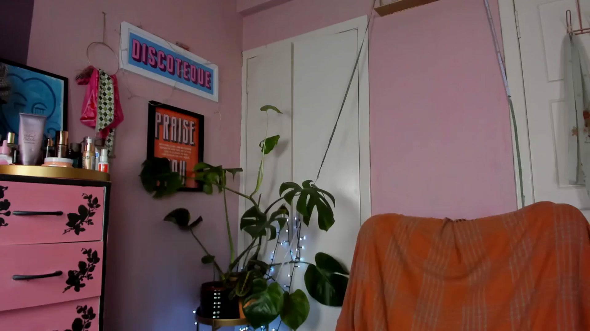 Gallery image thumbnail from MissMimiRose's myfreecams stream on, 07/07/2024, 14:22 image 8 of 20