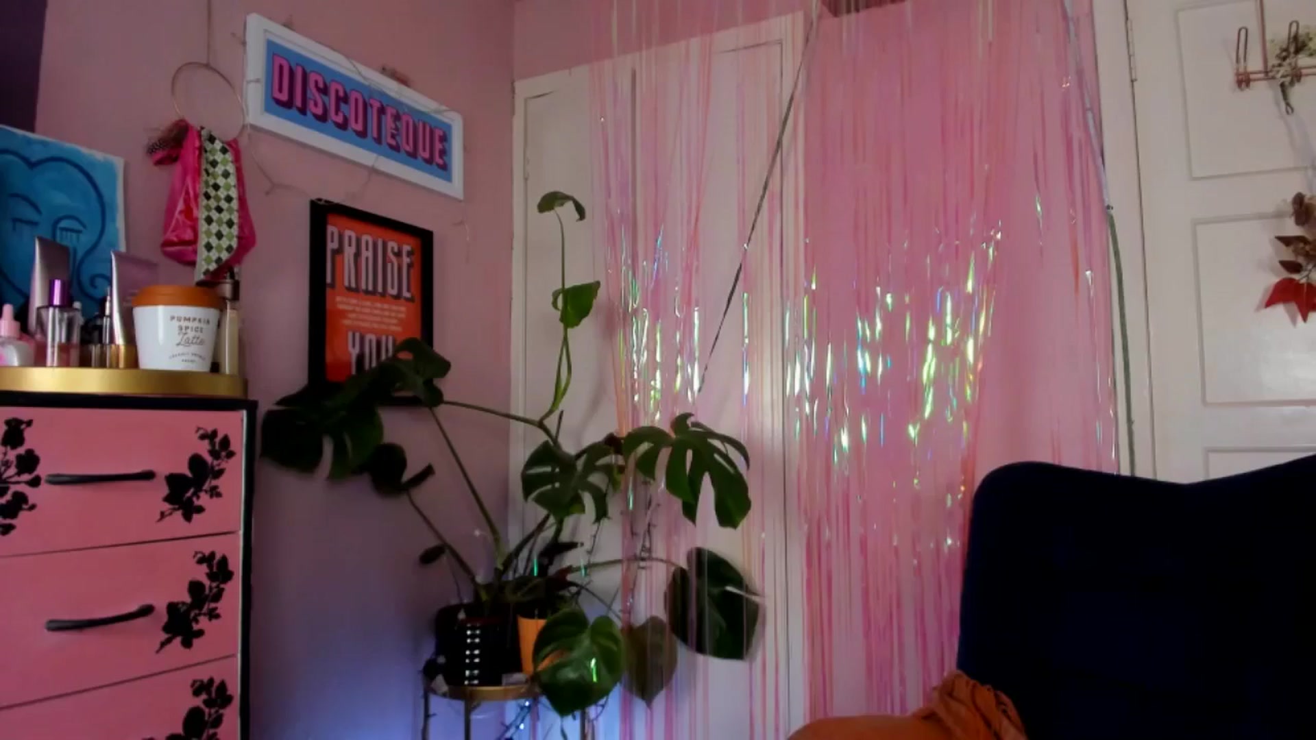 Gallery image thumbnail from MissMimiRose's myfreecams stream on, 08/10/2024, 14:49 image 12 of 20