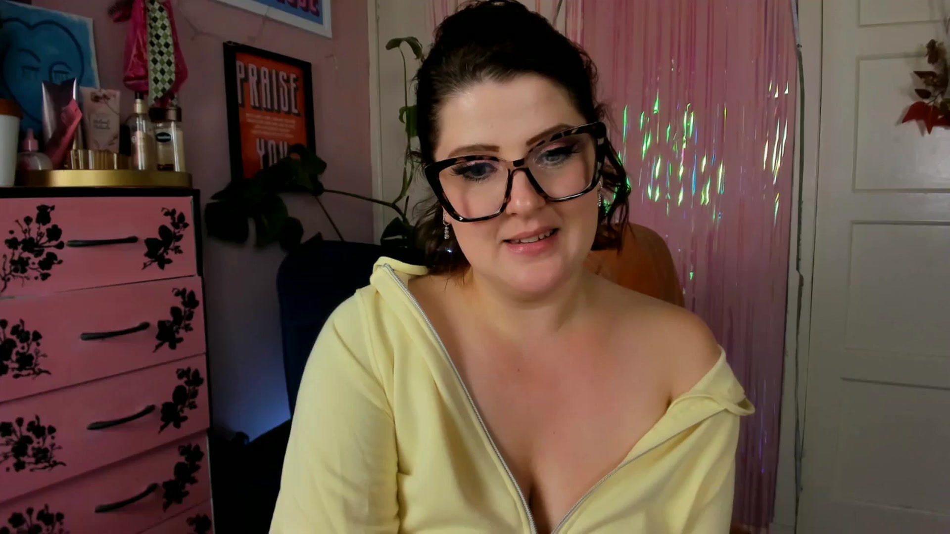 Gallery image thumbnail from MissMimiRose's myfreecams stream on, 08/15/2024, 21:46 image 18 of 20