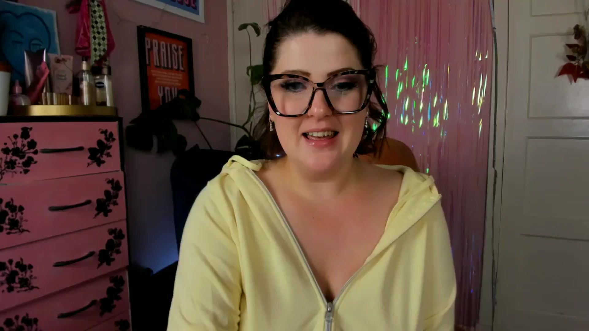 Gallery image thumbnail from MissMimiRose's myfreecams stream on, 08/15/2024, 21:46 image 14 of 20