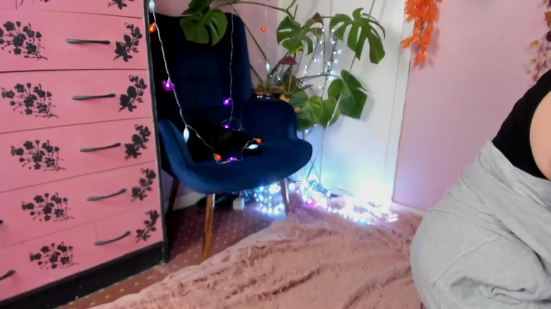 Gallery image thumbnail from MissMimiRose's myfreecams stream on, 09/07/2024, 14:44 image 1 of 20