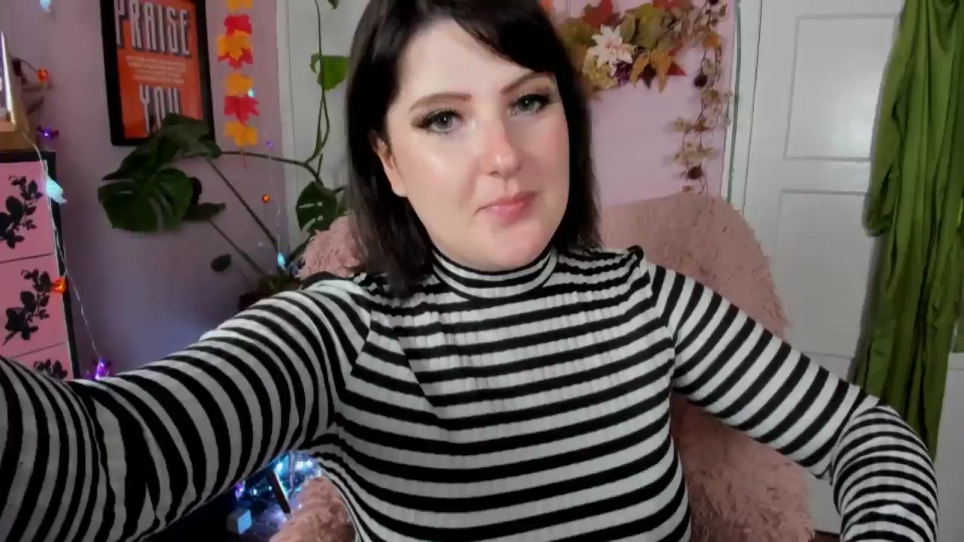 Gallery image thumbnail from MissMimiRose's myfreecams stream on, 09/08/2024, 11:34 image 15 of 20