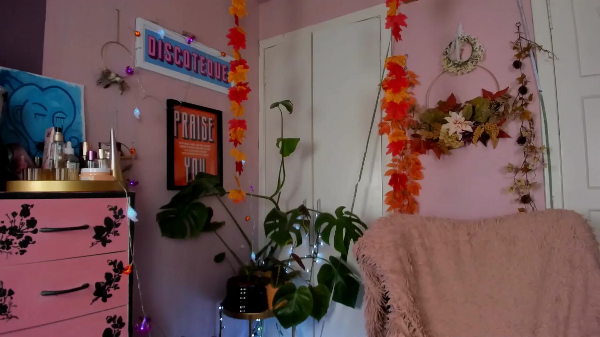 Gallery image thumbnail from MissMimiRose's myfreecams stream on, 09/08/2024, 14:10 image 13 of 20
