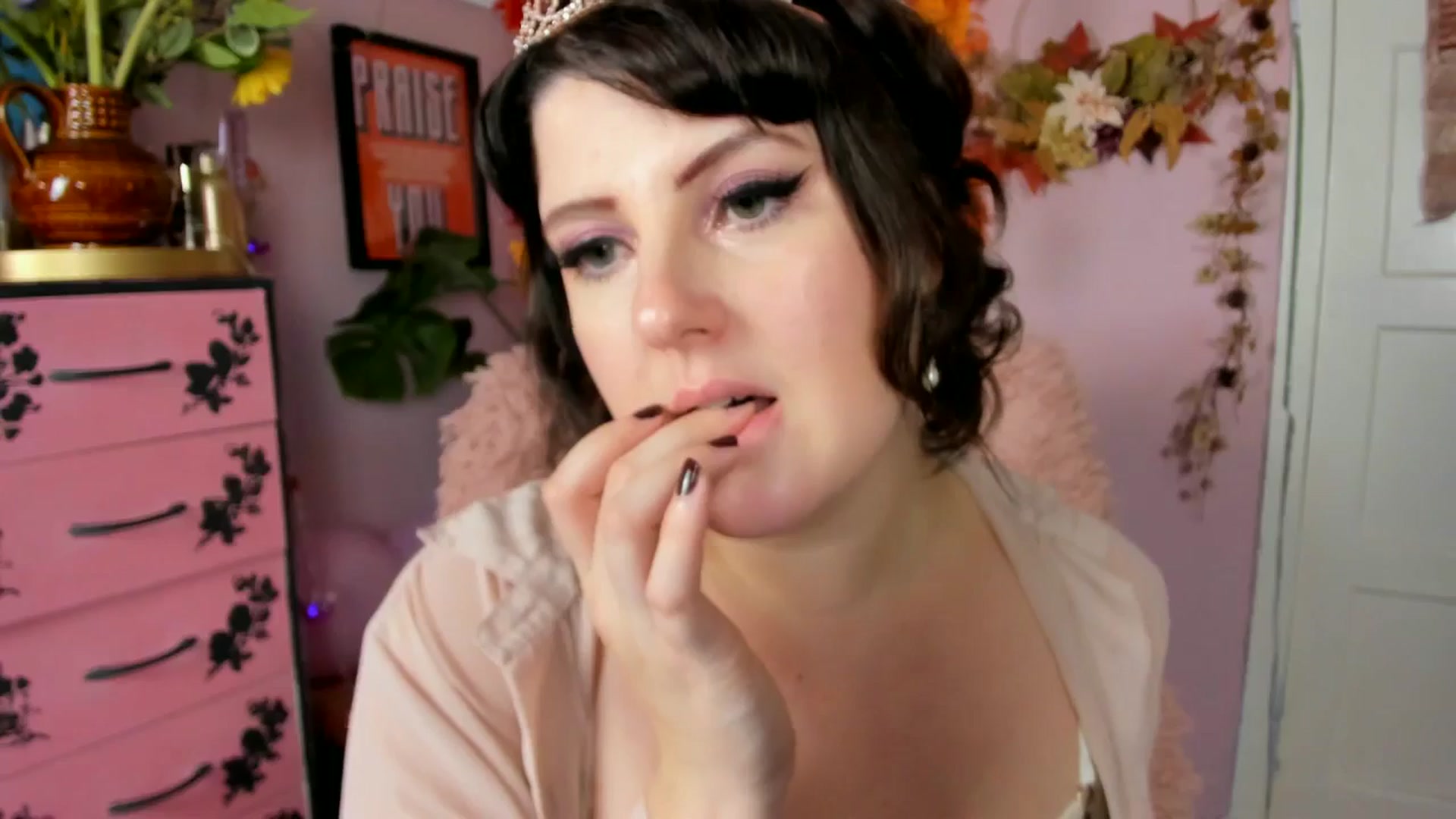 Gallery image thumbnail from MissMimiRose's myfreecams stream on, 09/12/2024, 20:44 image 14 of 20