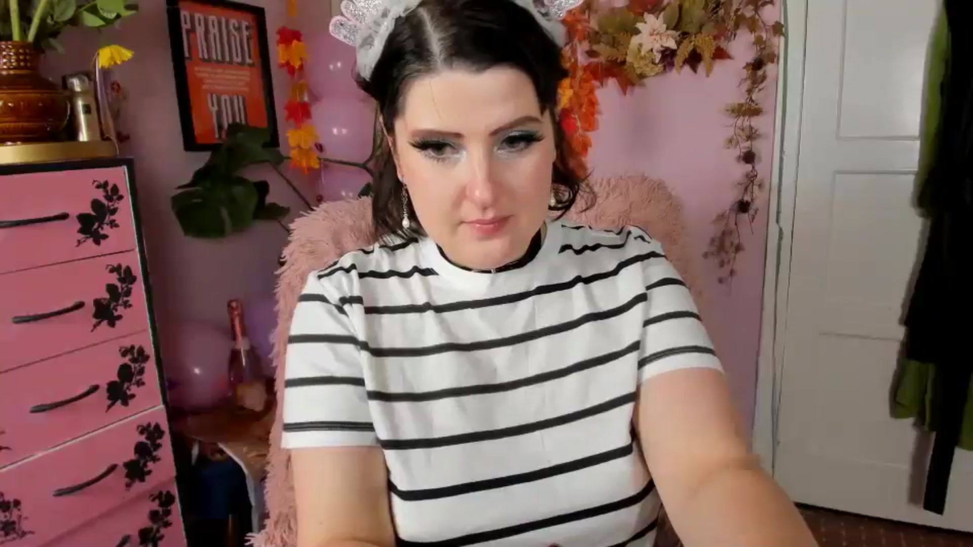 Gallery image thumbnail from MissMimiRose's myfreecams stream on, 09/13/2024, 19:14 image 10 of 20