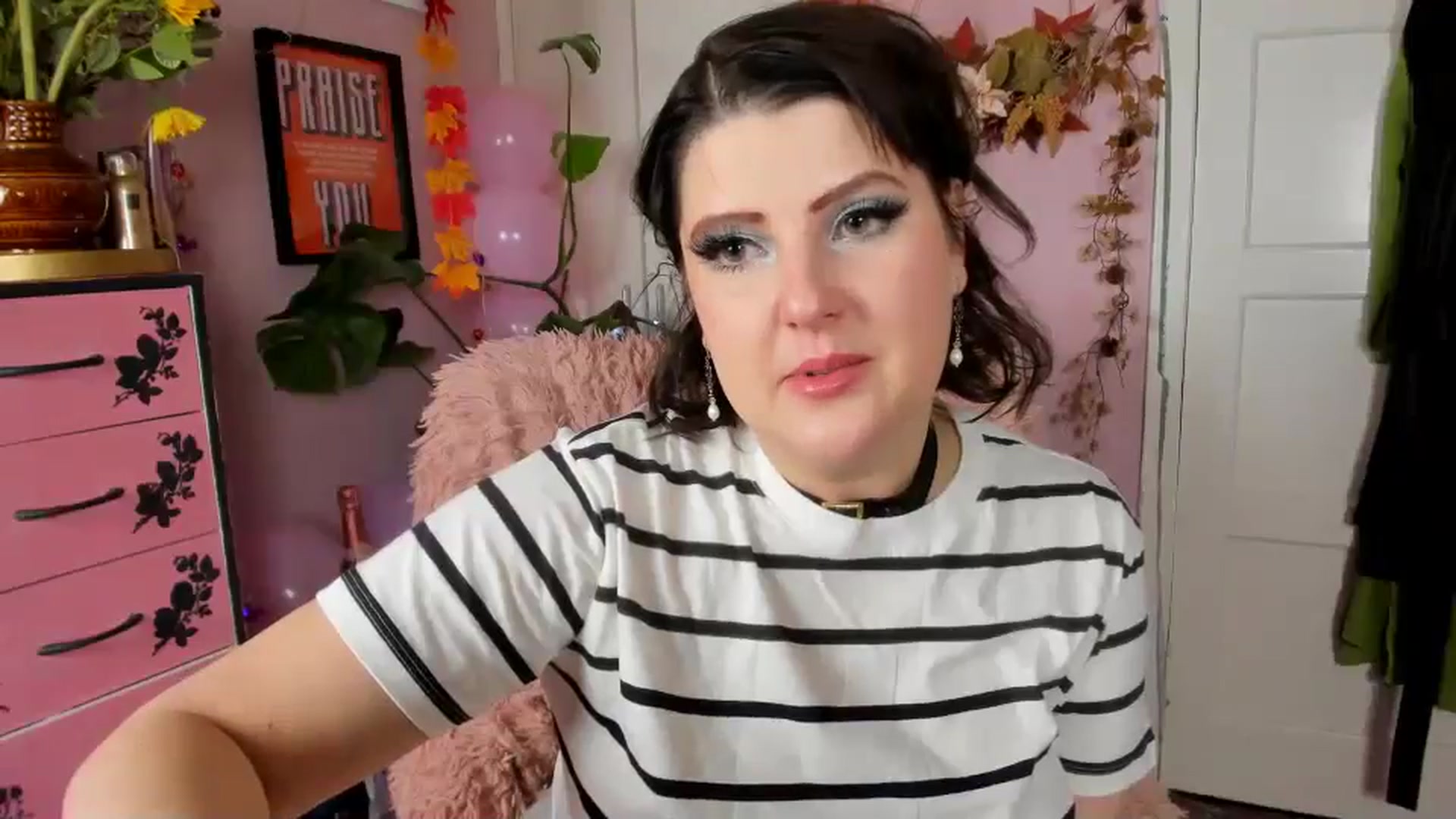 Gallery image thumbnail from MissMimiRose's myfreecams stream on, 09/13/2024, 19:14 image 17 of 20