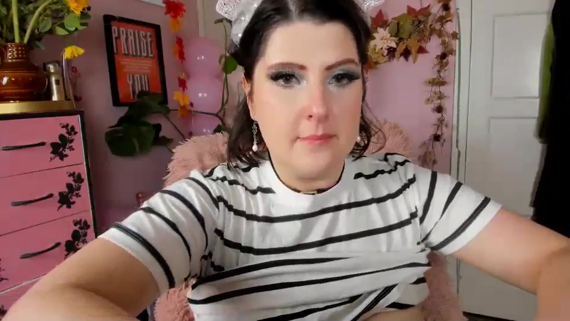 Gallery image thumbnail from MissMimiRose's myfreecams stream on, 09/13/2024, 19:14 image 3 of 20