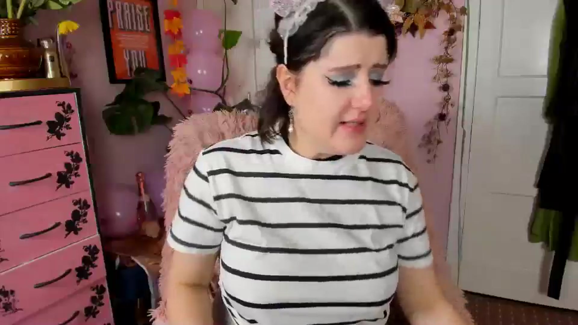Gallery image thumbnail from MissMimiRose's myfreecams stream on, 09/13/2024, 19:14 image 9 of 20