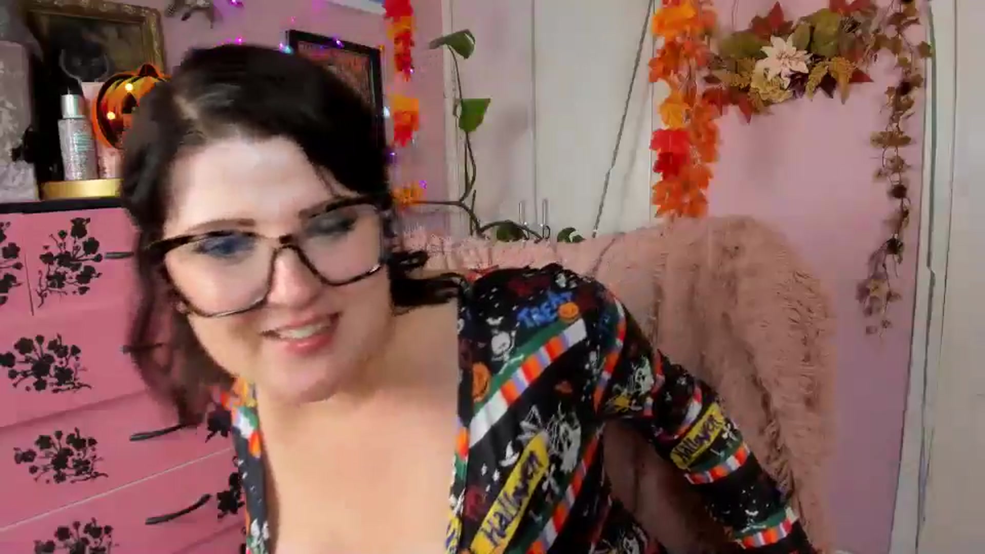 Gallery image thumbnail from MissMimiRose's myfreecams stream on, 10/03/2024, 19:49 image 10 of 20