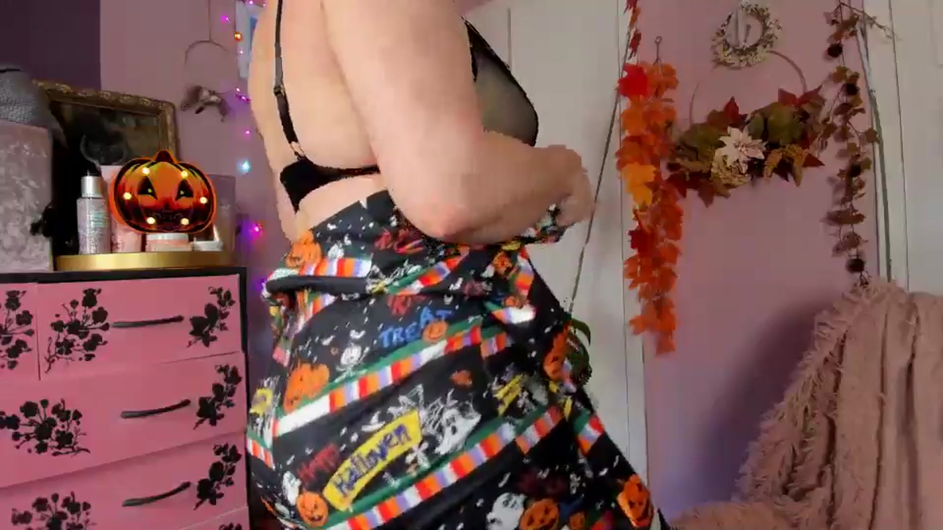 Gallery image thumbnail from MissMimiRose's myfreecams stream on, 10/03/2024, 19:49 image 3 of 20