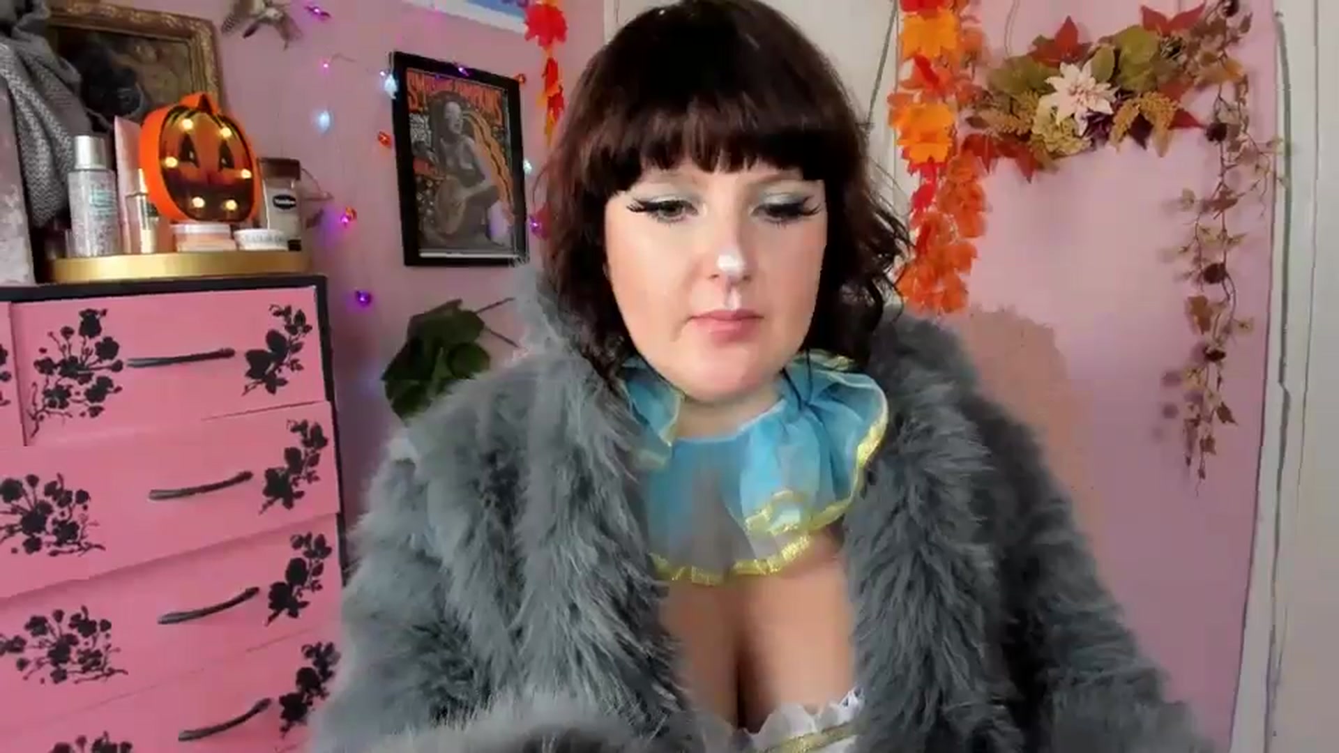 Gallery image thumbnail from MissMimiRose's myfreecams stream on, 10/06/2024, 12:10 image 10 of 20