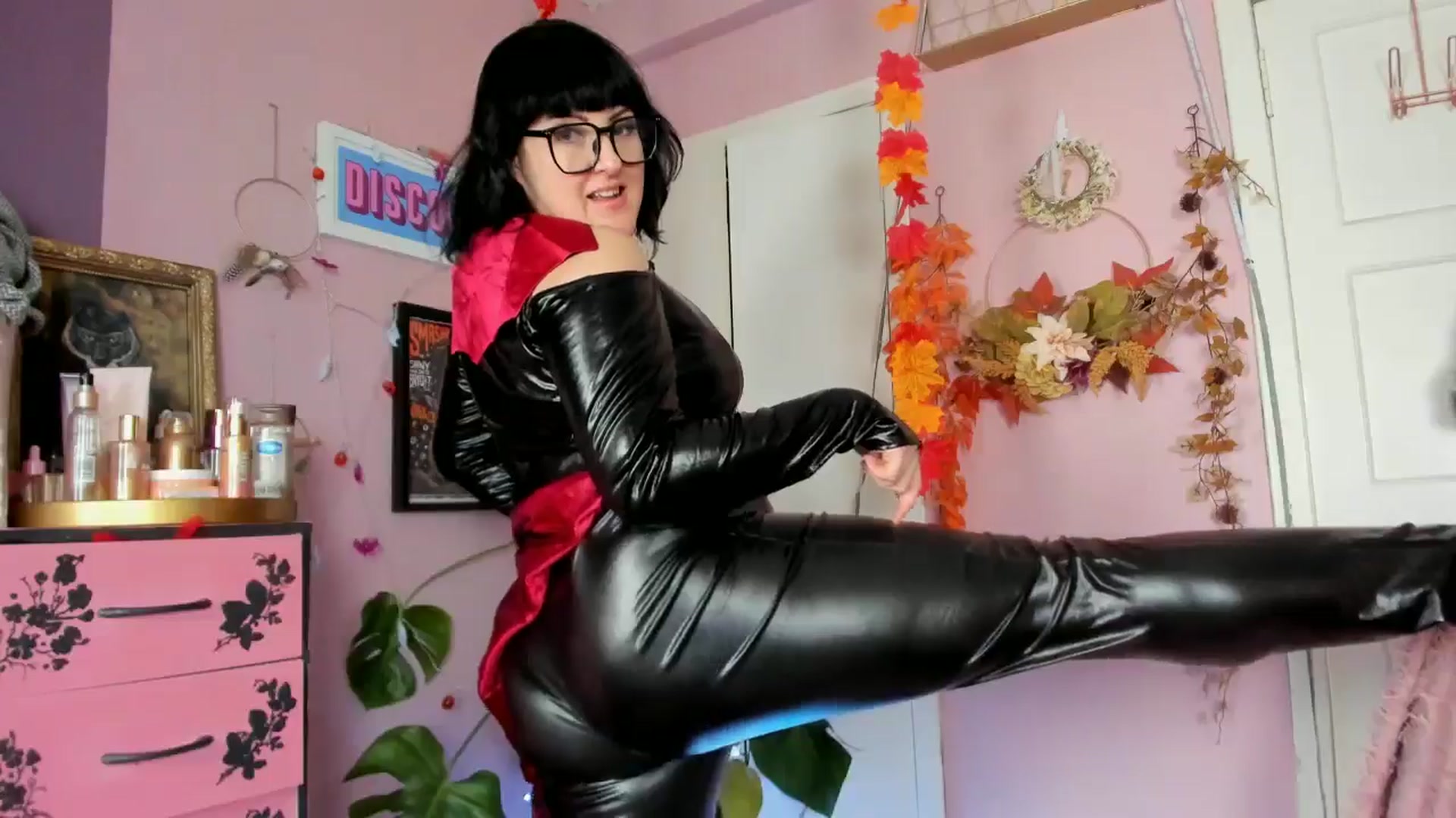 Gallery image thumbnail from MissMimiRose's myfreecams stream on, 10/20/2024, 13:52 image 3 of 20