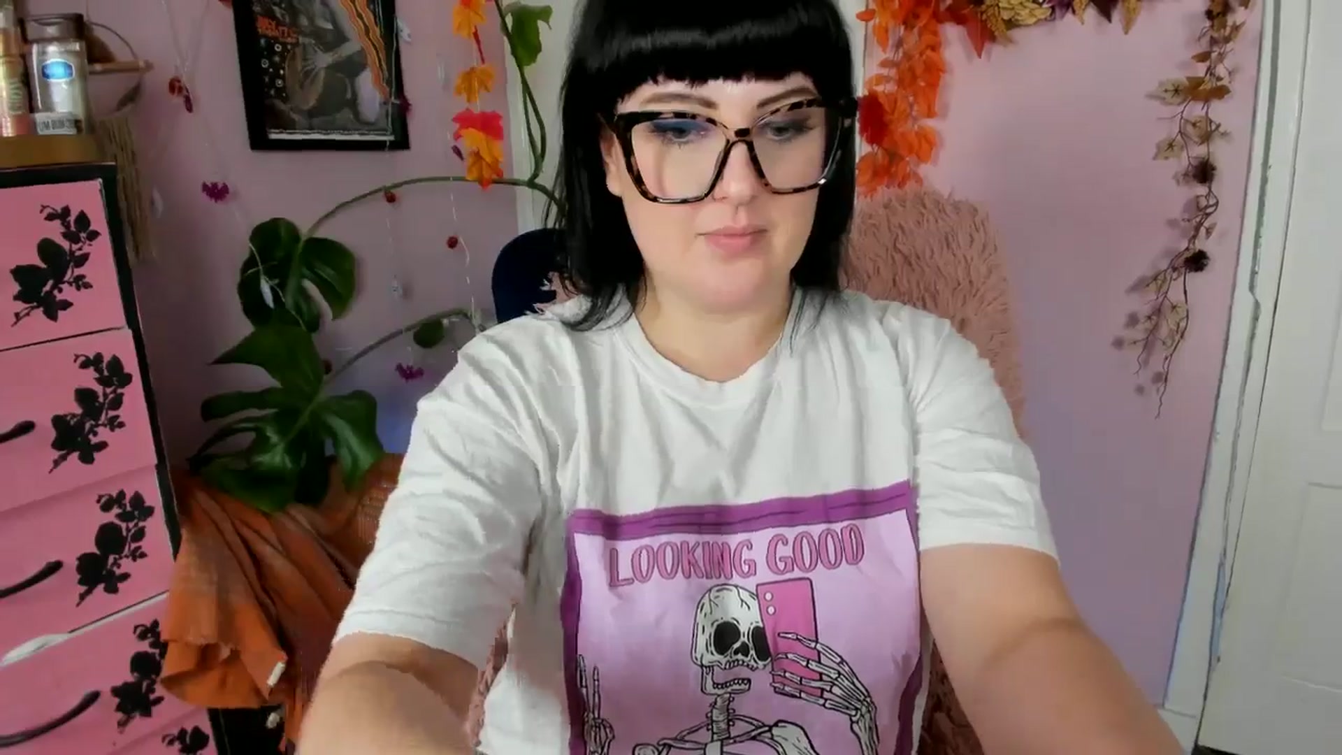 Gallery image thumbnail from MissMimiRose's myfreecams stream on, 10/26/2024, 22:21 image 18 of 20