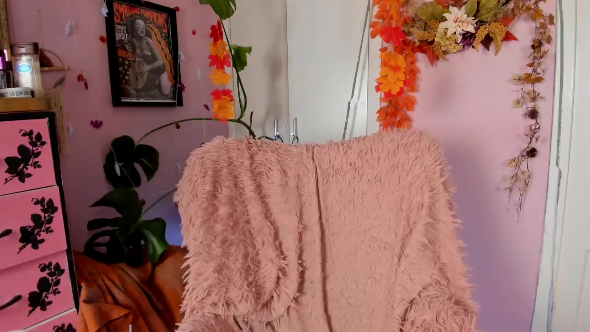 Gallery image thumbnail from MissMimiRose's myfreecams stream on, 10/27/2024, 11:20 image 20 of 20