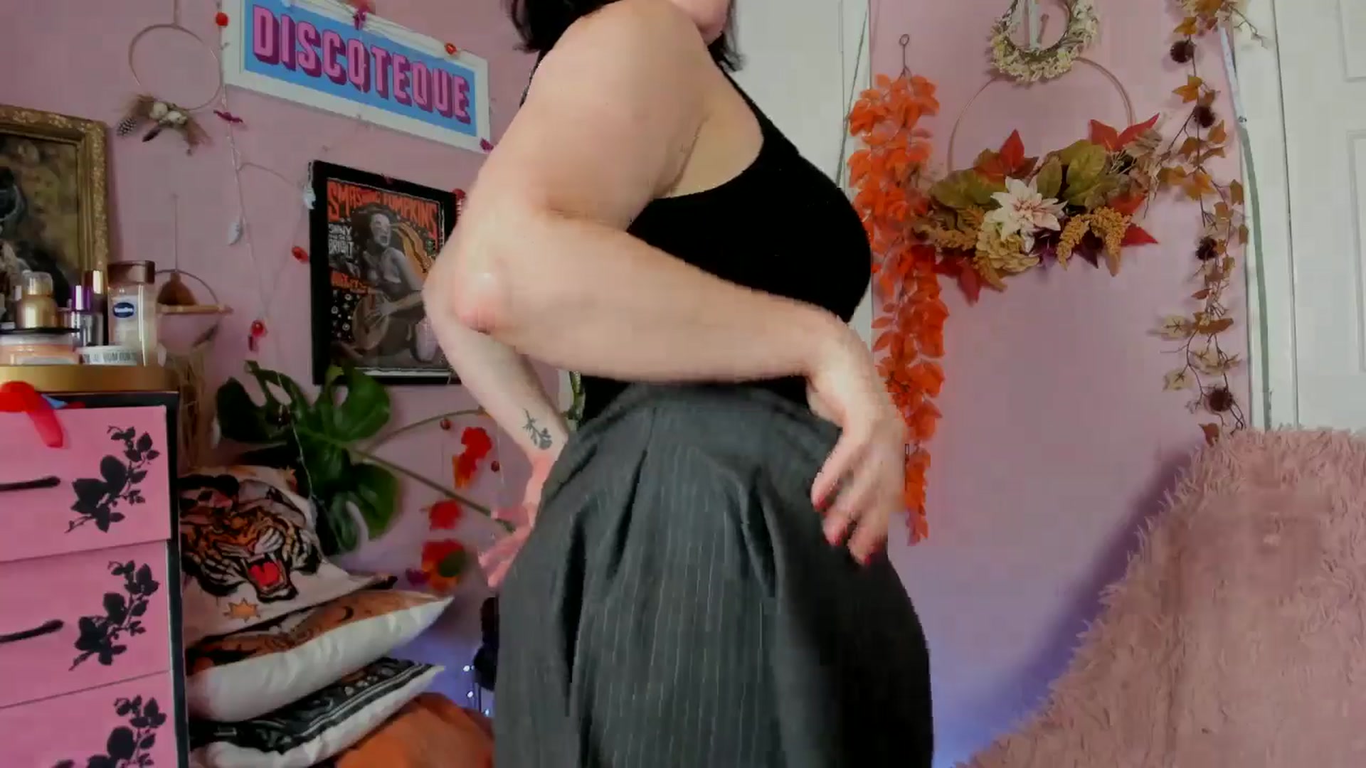Gallery image thumbnail from MissMimiRose's myfreecams stream on, 10/29/2024, 22:23 image 12 of 20