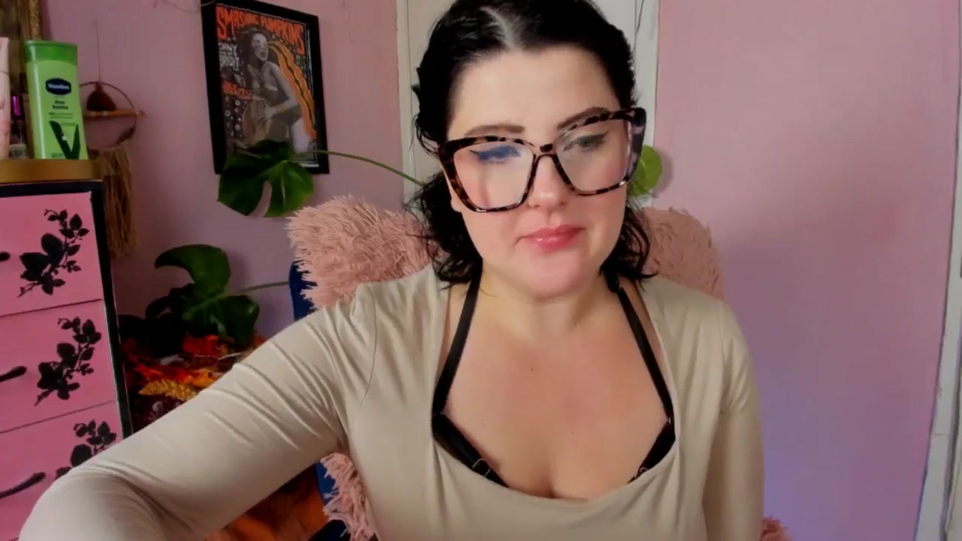 Gallery image thumbnail from MissMimiRose's myfreecams stream on, 11/03/2024, 14:57 image 3 of 20