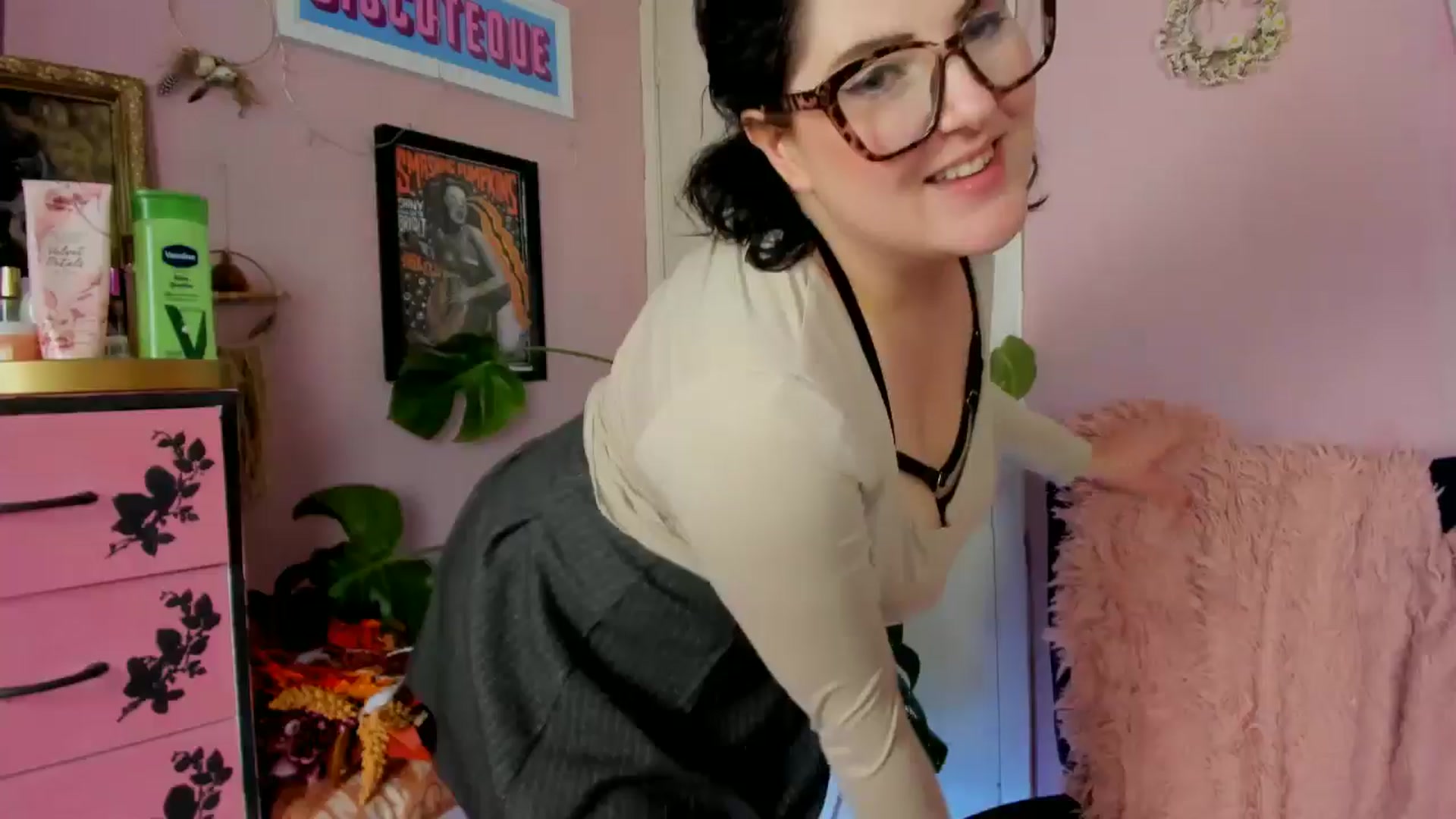 Gallery image thumbnail from MissMimiRose's myfreecams stream on, 11/03/2024, 14:57 image 4 of 20