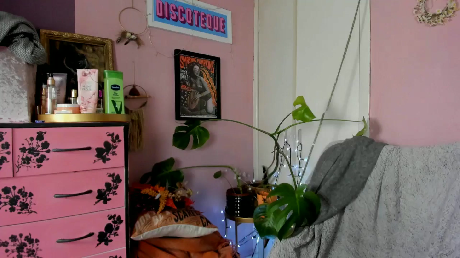 Gallery image thumbnail from MissMimiRose's myfreecams stream on, 11/05/2024, 22:47 image 18 of 20