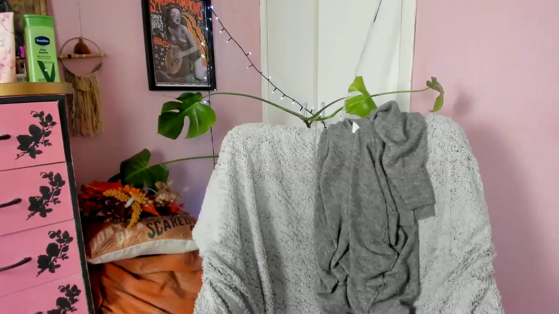 Gallery image thumbnail from MissMimiRose's myfreecams stream on, 11/09/2024, 16:43 image 20 of 20