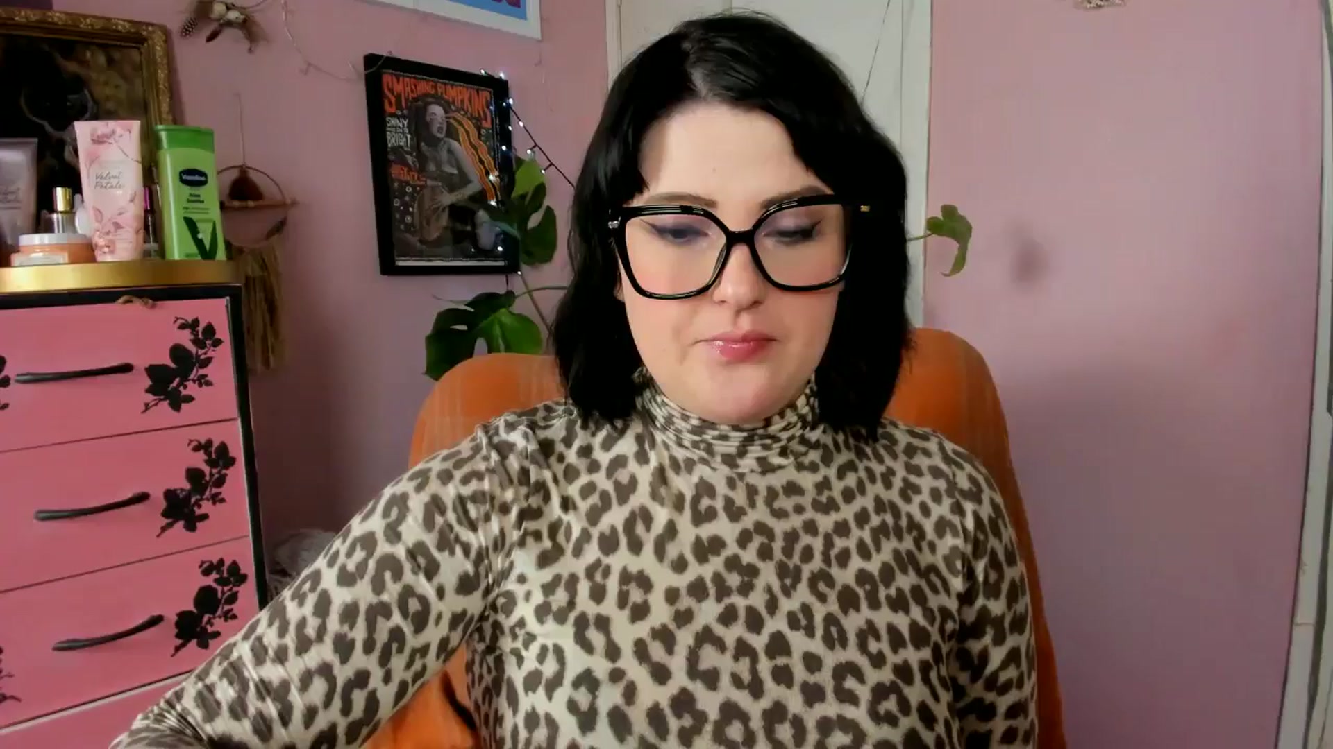 Gallery image thumbnail from MissMimiRose's myfreecams stream on, 11/10/2024, 15:55 image 1 of 20