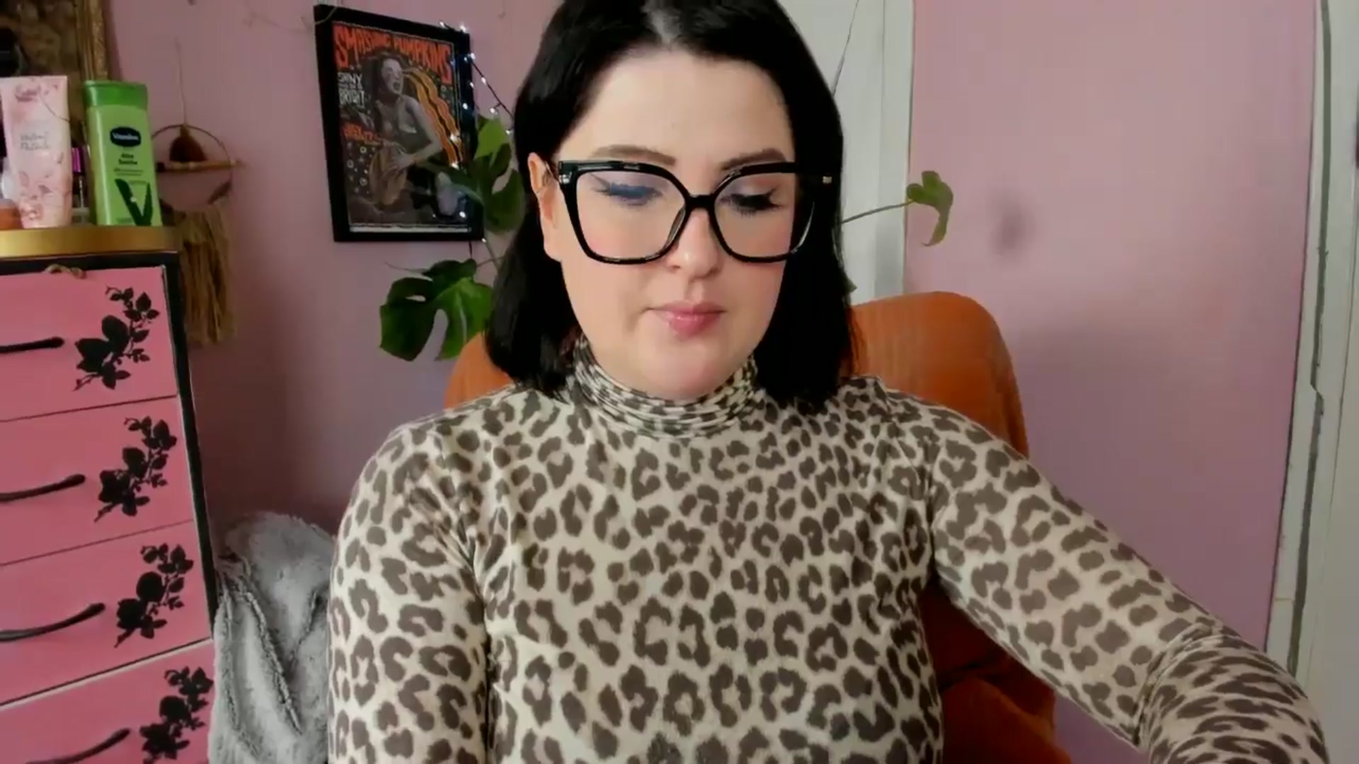 Gallery image thumbnail from MissMimiRose's myfreecams stream on, 11/10/2024, 15:55 image 4 of 20