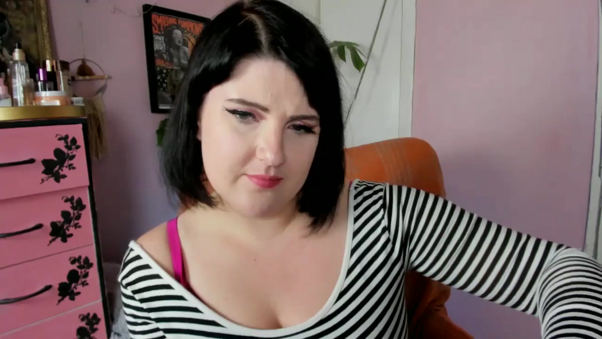 Gallery image thumbnail from MissMimiRose's myfreecams stream on, 11/14/2024, 22:06 image 7 of 20