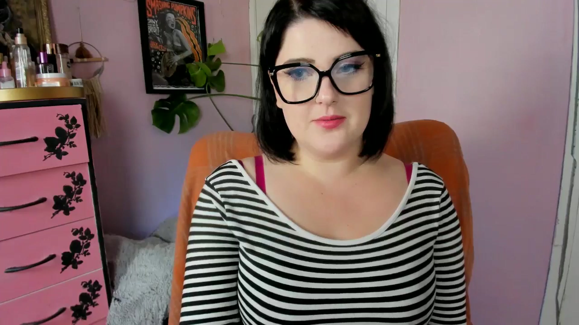 Gallery image thumbnail from MissMimiRose's myfreecams stream on, 11/14/2024, 22:06 image 3 of 20