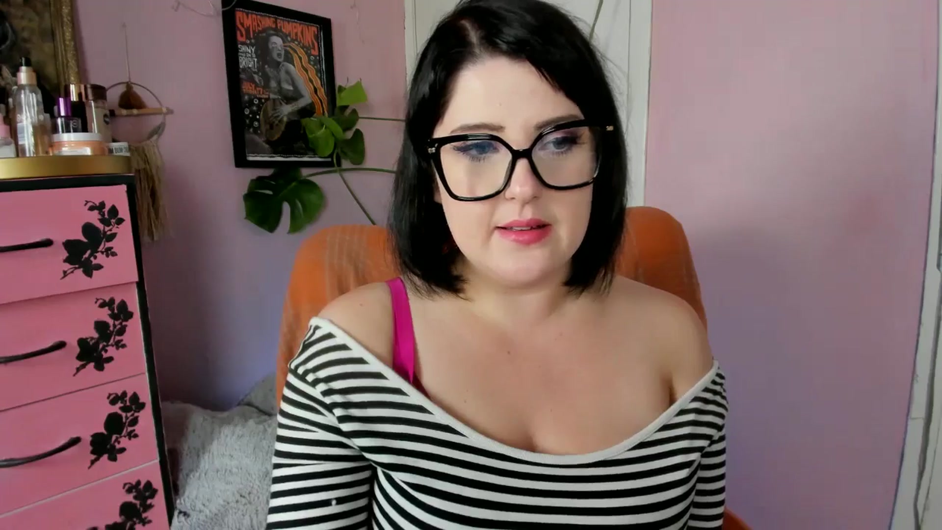 Gallery image thumbnail from MissMimiRose's myfreecams stream on, 11/14/2024, 22:06 image 8 of 20