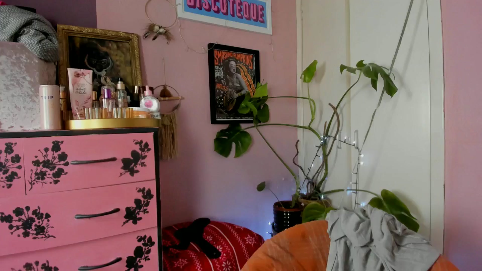 Gallery image thumbnail from MissMimiRose's myfreecams stream on, 11/20/2024, 21:58 image 11 of 20
