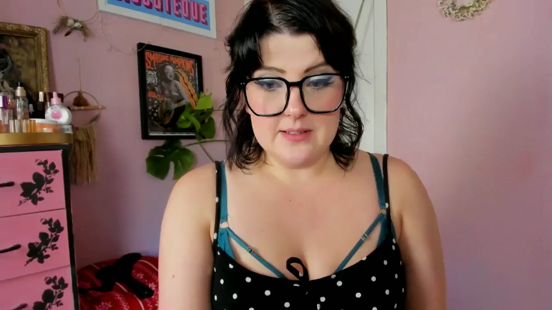 Gallery image thumbnail from MissMimiRose's myfreecams stream on, 11/20/2024, 21:58 image 10 of 20