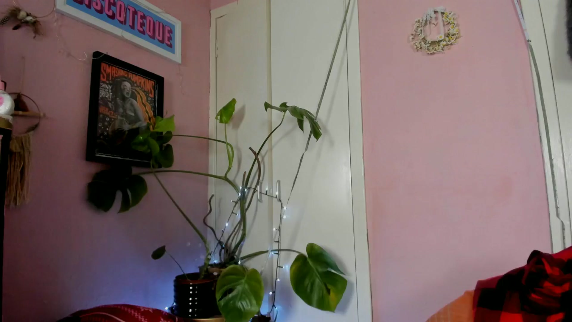 Gallery image thumbnail from MissMimiRose's myfreecams stream on, 11/22/2024, 20:34 image 19 of 20