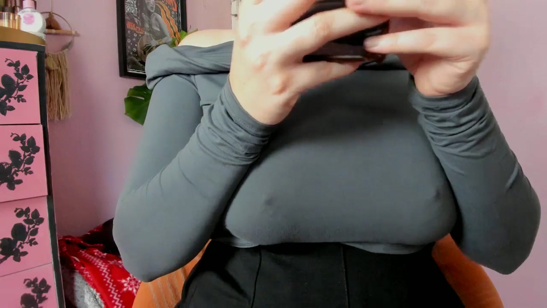 Gallery image thumbnail from MissMimiRose's myfreecams stream on, 11/22/2024, 20:34 image 12 of 20