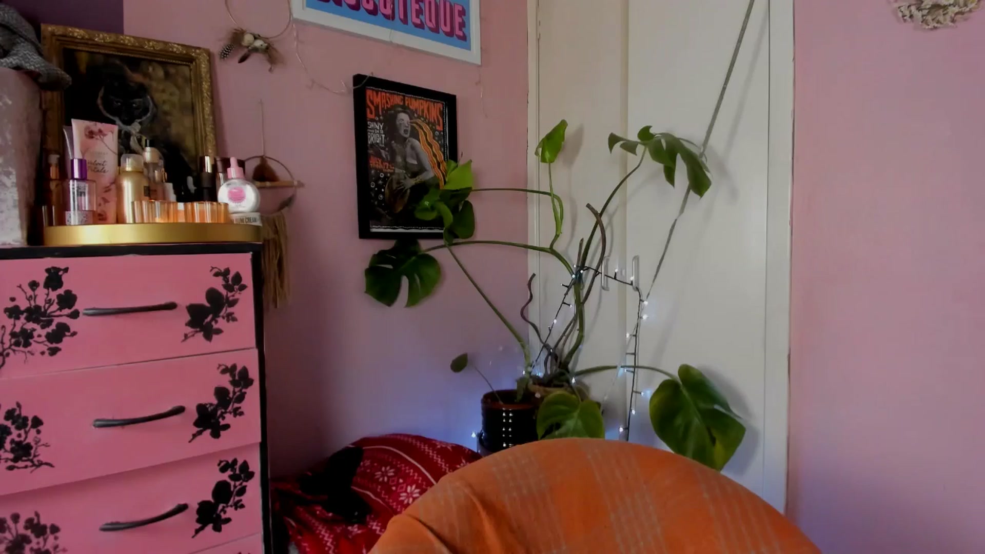 Gallery image thumbnail from MissMimiRose's myfreecams stream on, 11/22/2024, 20:34 image 17 of 20
