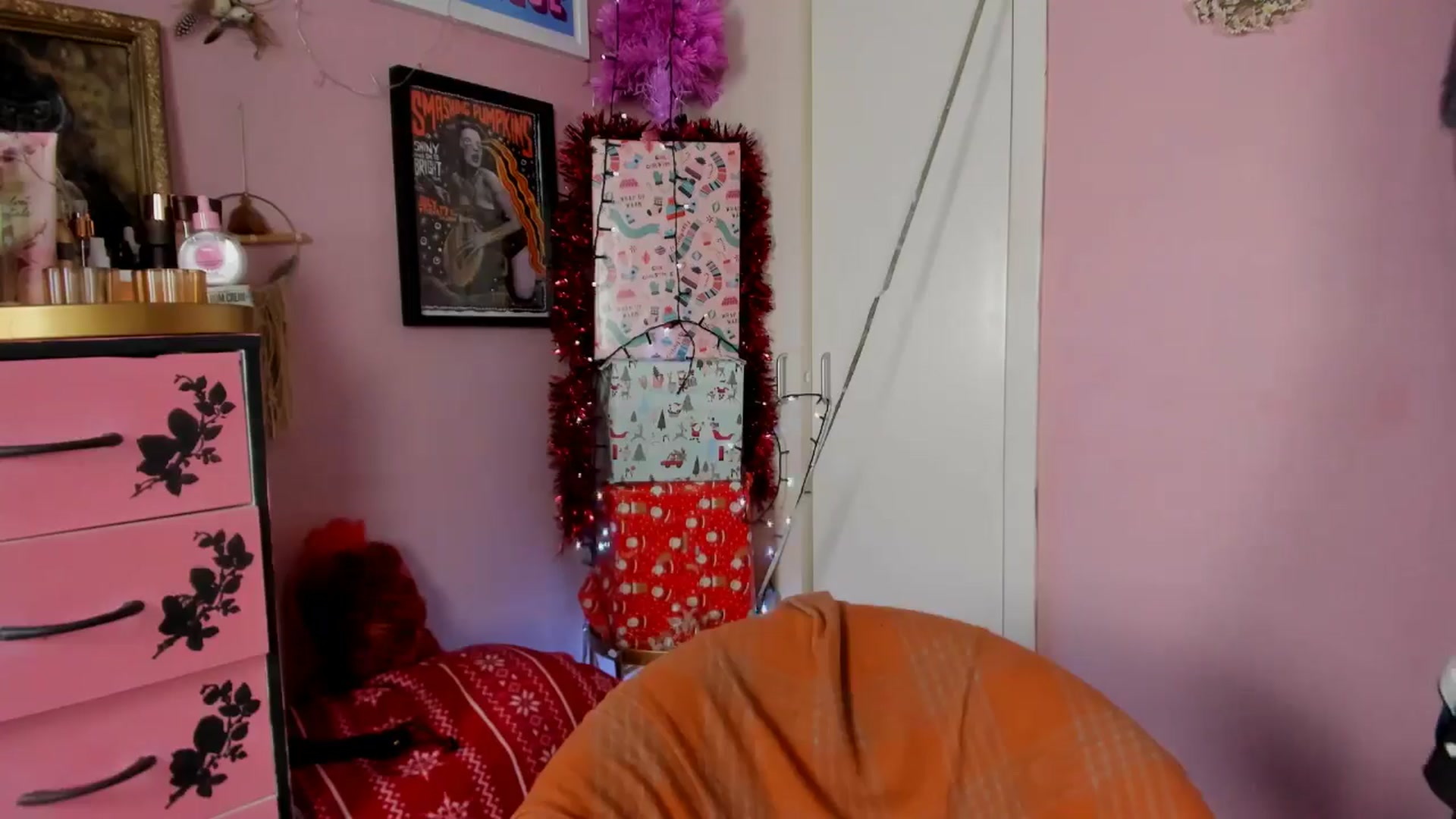 Gallery image thumbnail from MissMimiRose's myfreecams stream on, 11/24/2024, 14:50 image 15 of 20