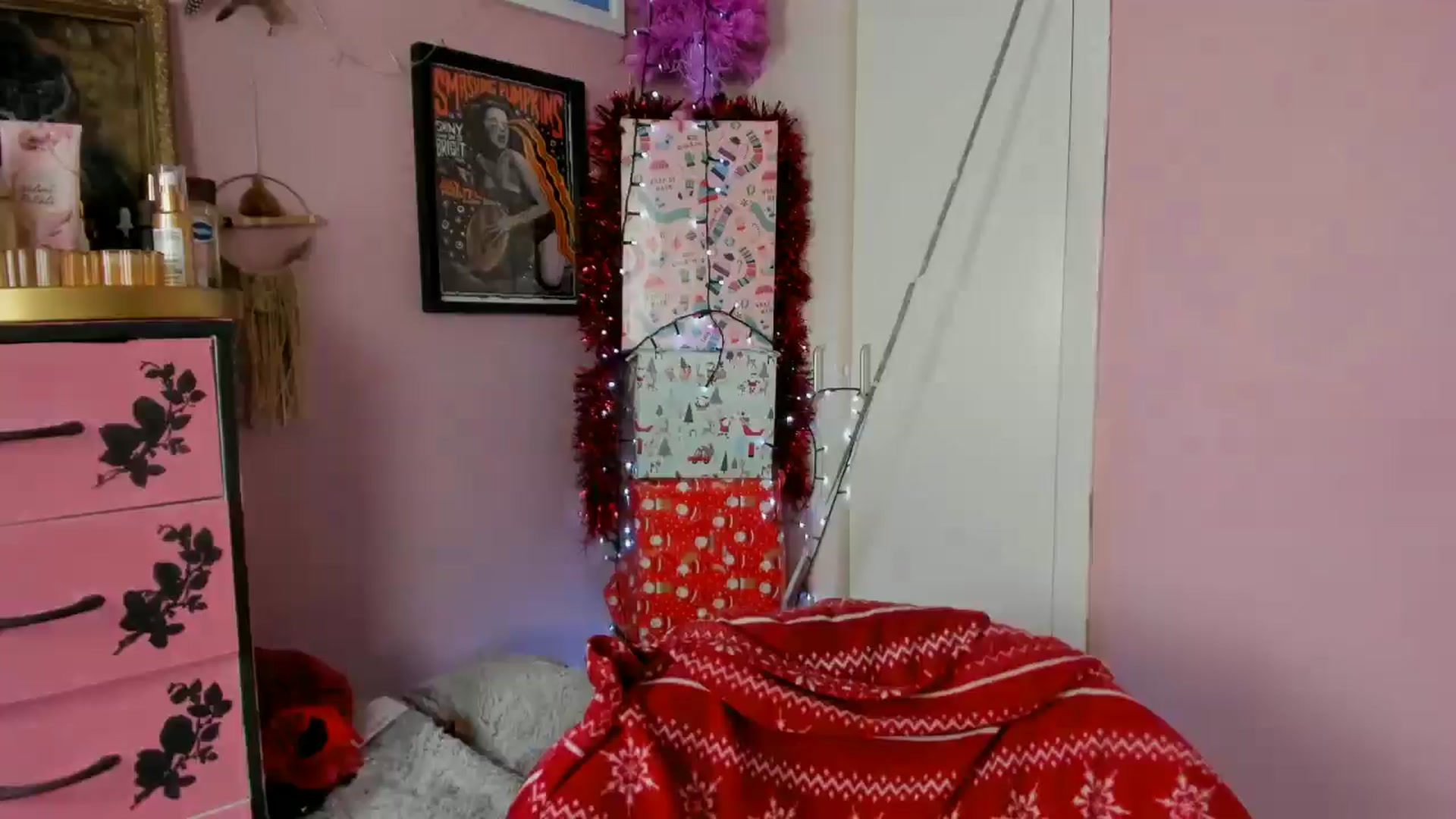Gallery image thumbnail from MissMimiRose's myfreecams stream on, 11/30/2024, 16:07 image 5 of 20