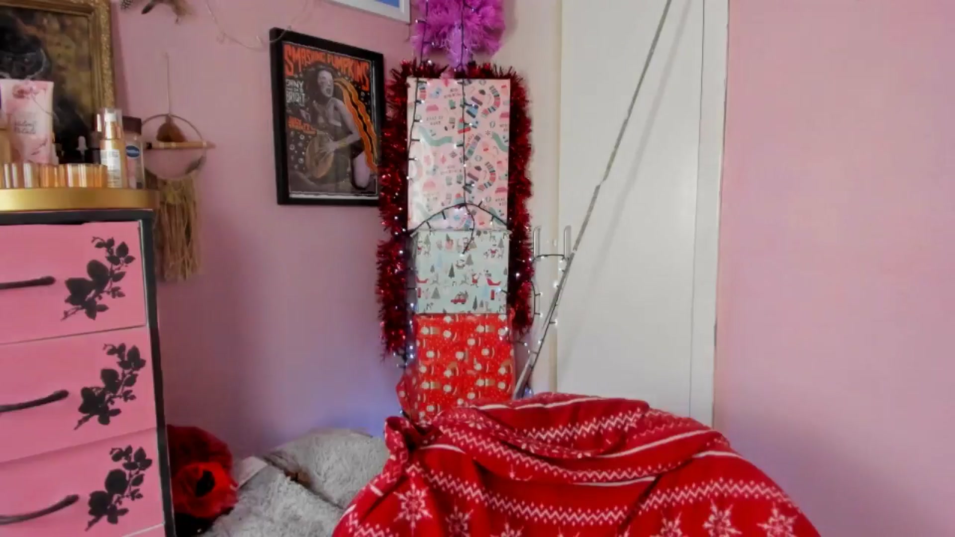 Gallery image thumbnail from MissMimiRose's myfreecams stream on, 11/30/2024, 16:07 image 3 of 20