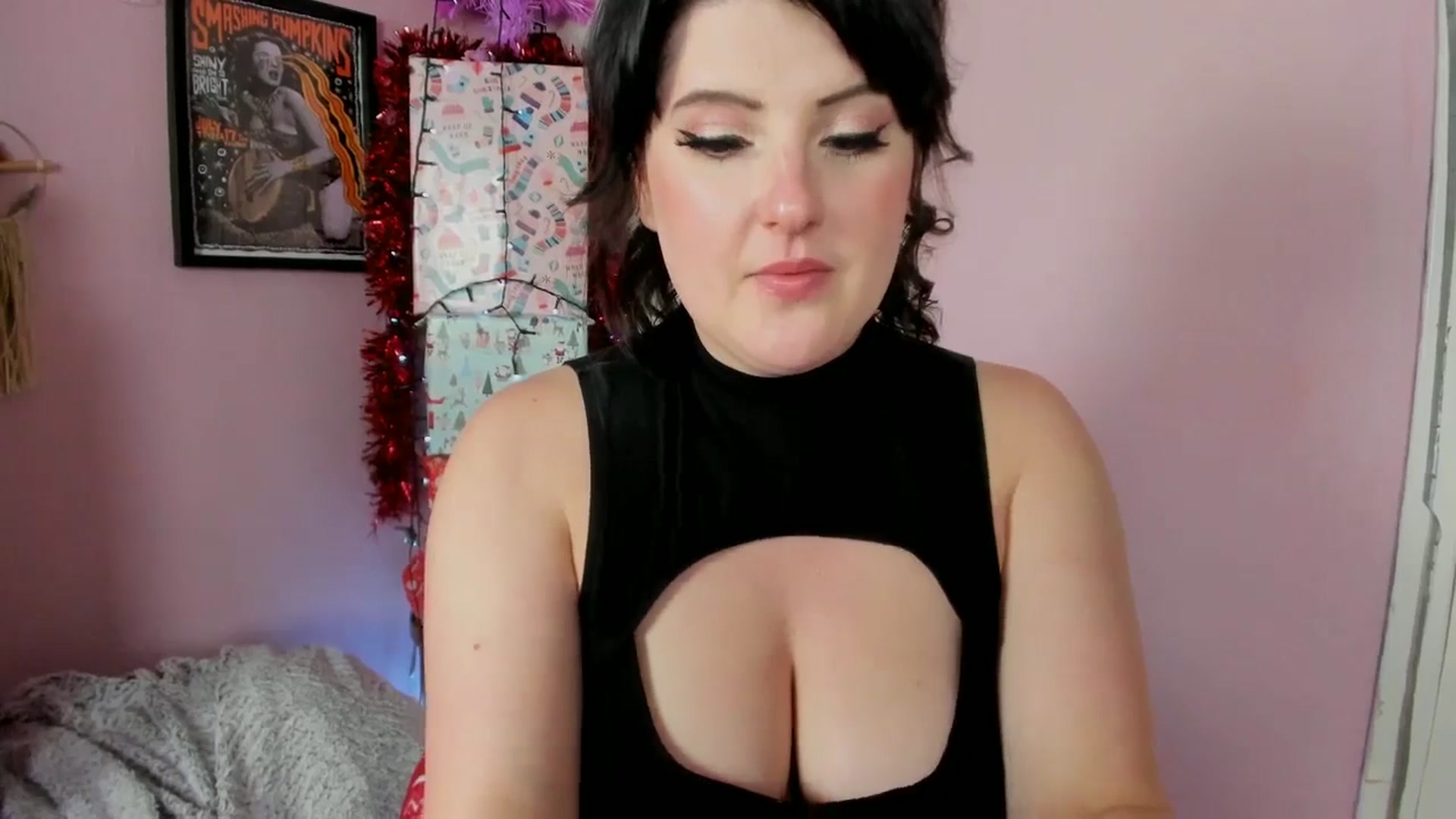 Gallery image thumbnail from MissMimiRose's myfreecams stream on, 12/11/2024, 22:19 image 12 of 20