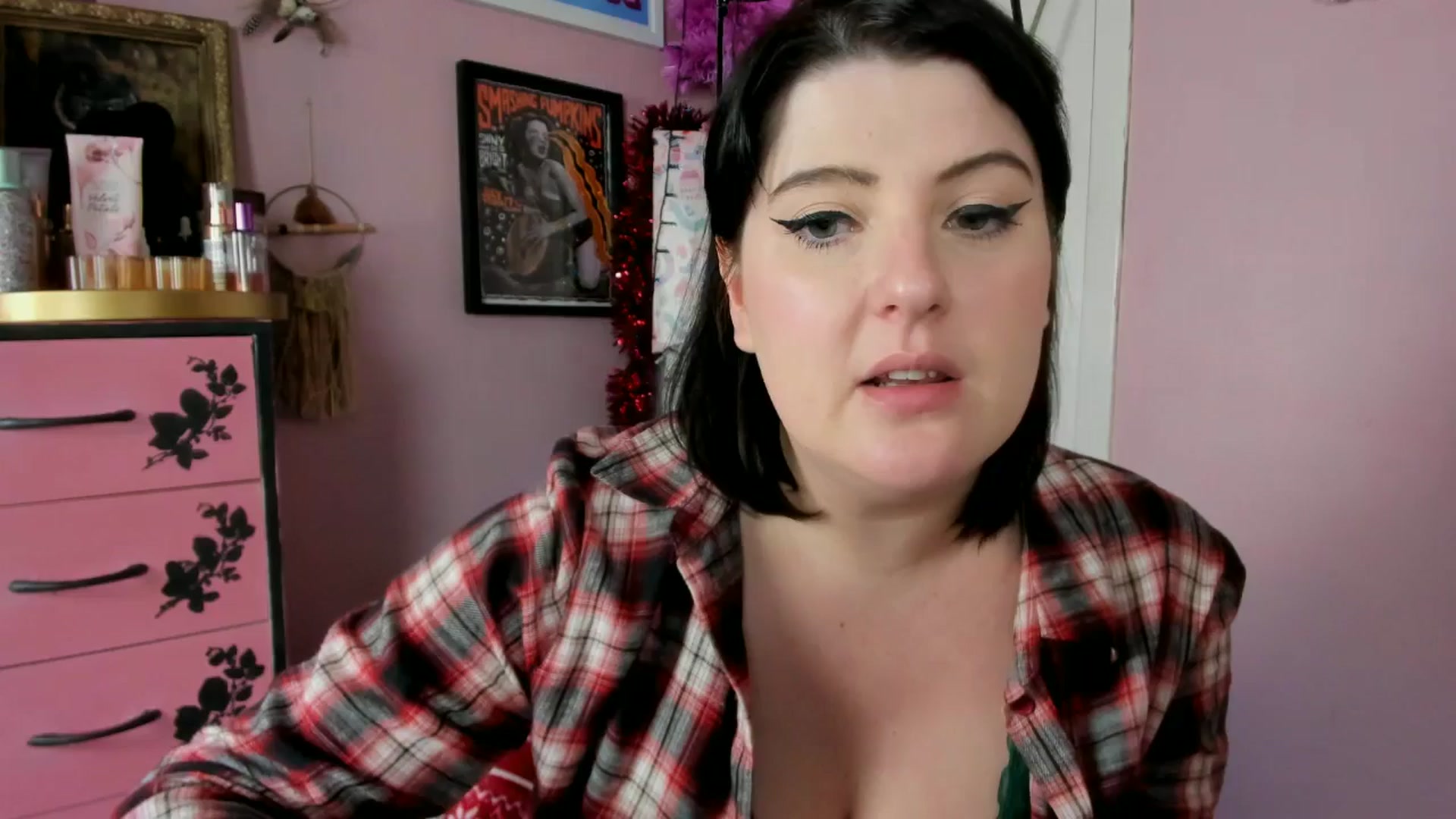 Gallery image thumbnail from MissMimiRose's myfreecams stream on, 12/27/2024, 20:00 image 19 of 20