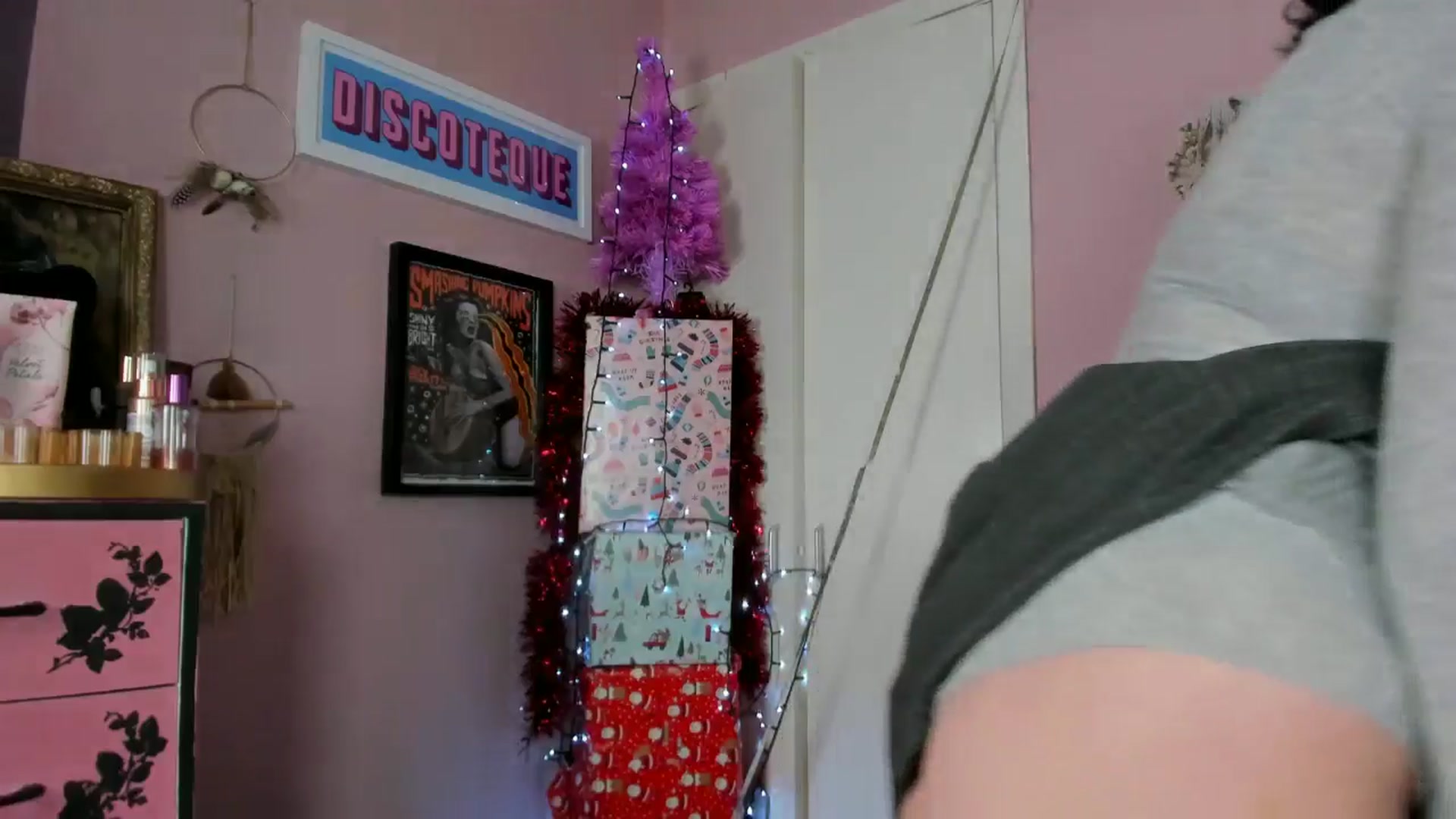 Gallery image thumbnail from MissMimiRose's myfreecams stream on, 12/28/2024, 13:03 image 14 of 20