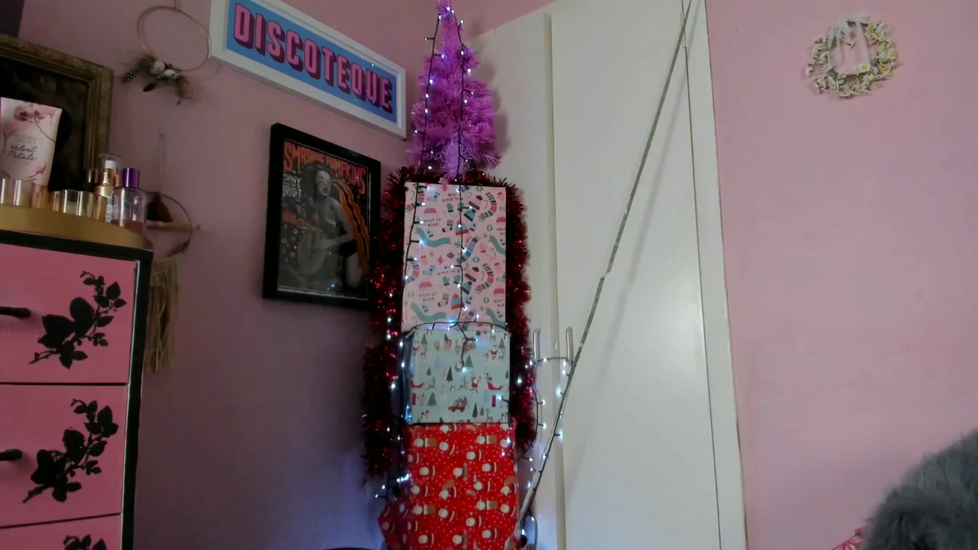 Gallery image thumbnail from MissMimiRose's myfreecams stream on, 12/31/2024, 18:20 image 6 of 20