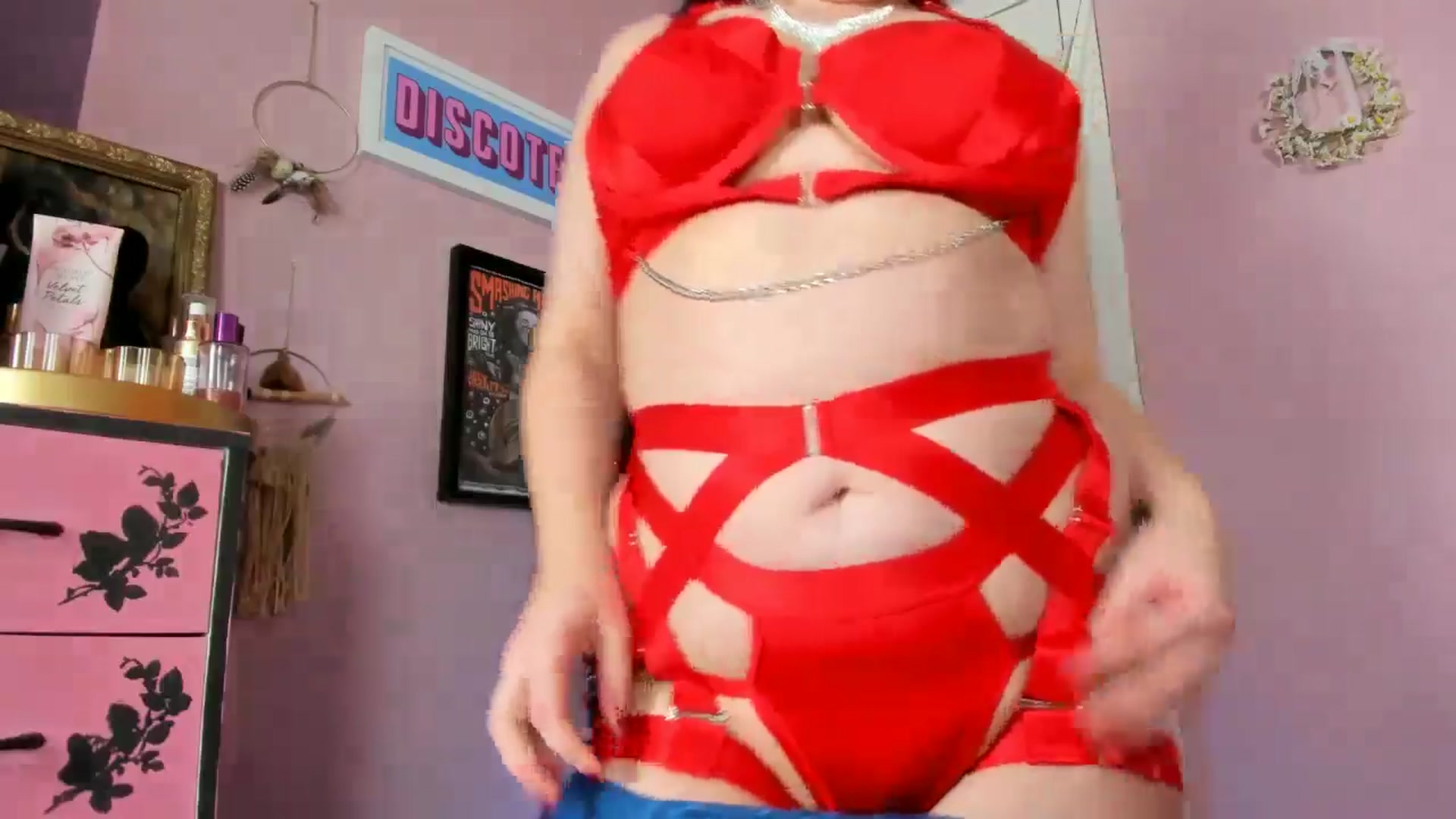 Gallery image thumbnail from MissMimiRose's myfreecams stream on, 12/31/2024, 19:27 image 14 of 20