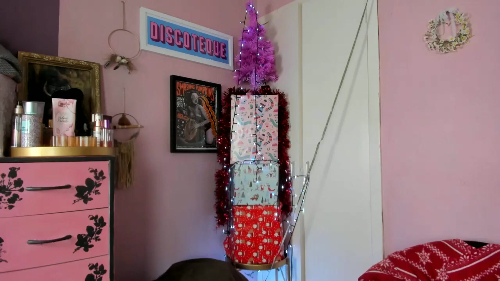 Gallery image thumbnail from MissMimiRose's myfreecams stream on, 12/31/2024, 19:27 image 15 of 20
