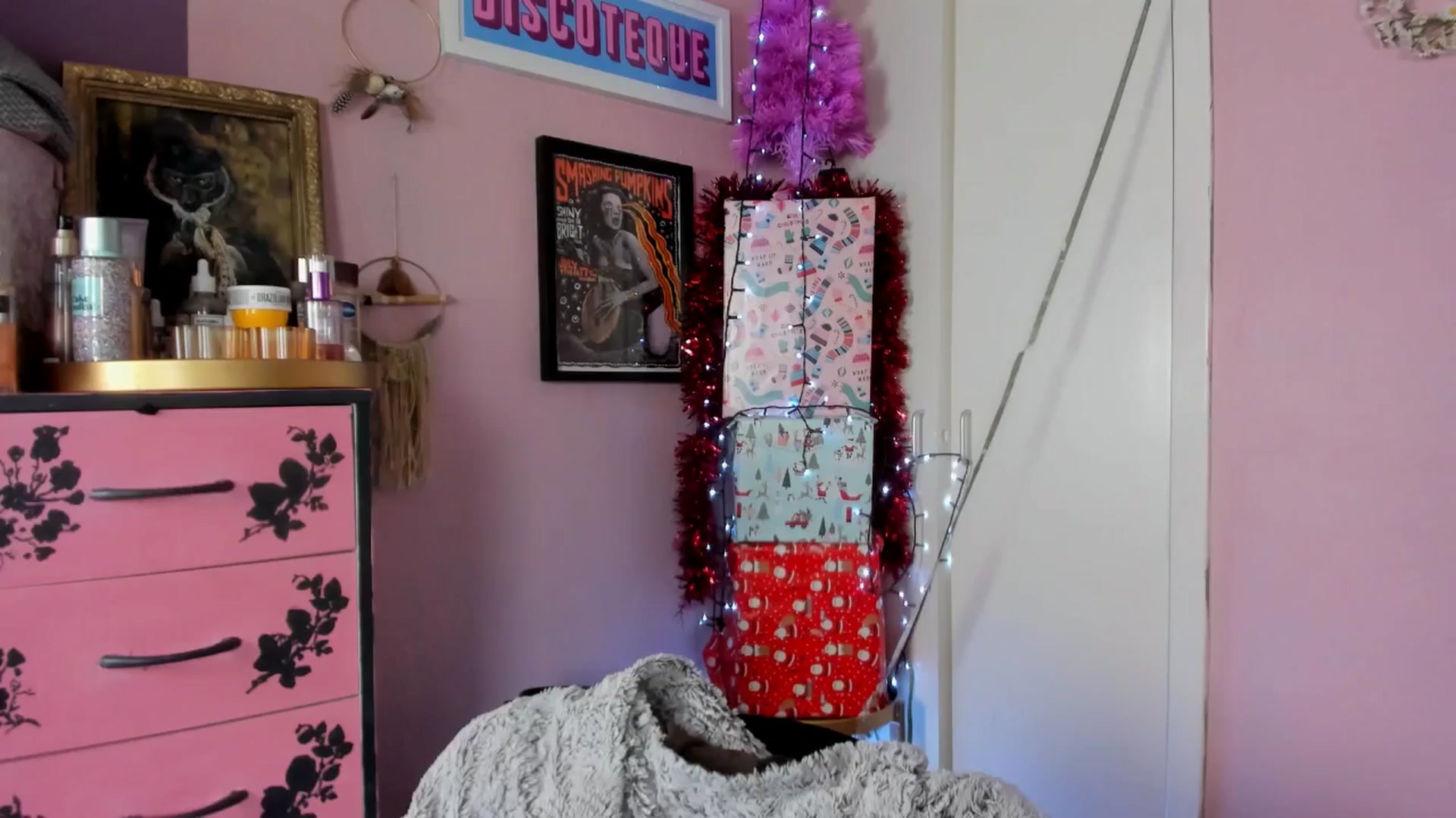 Gallery image thumbnail from MissMimiRose's myfreecams stream on, 01/11/2025, 16:29 image 16 of 20