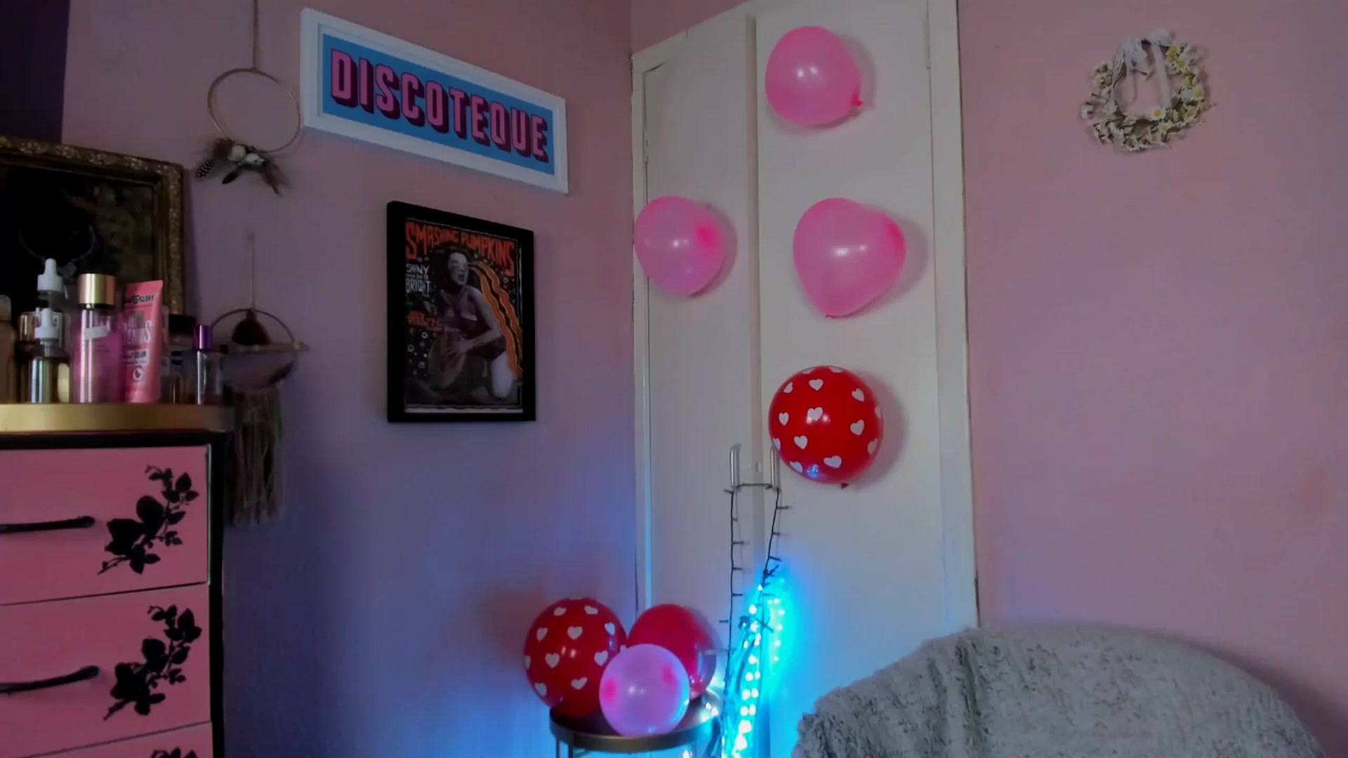 Gallery image thumbnail from MissMimiRose's myfreecams stream on, 02/17/2025, 22:12 image 4 of 20