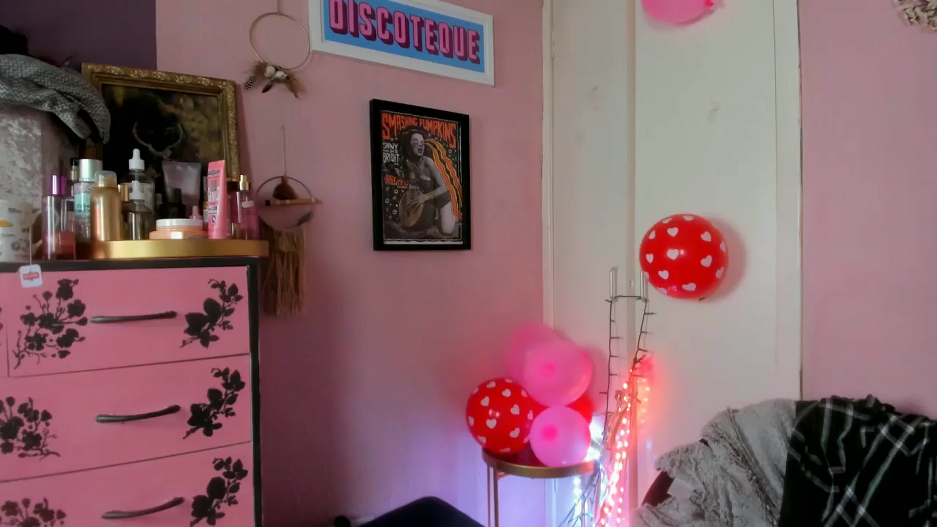 Gallery image thumbnail from MissMimiRose's myfreecams stream on, 03/01/2025, 14:51 image 14 of 20
